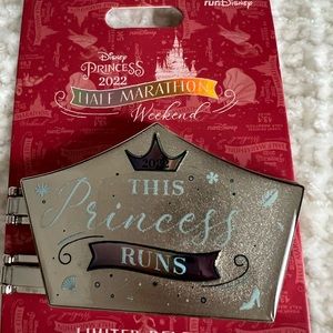 Disney Pin runDisney 2022 Princess Half Marathon LR Jumbo New